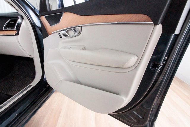 Used 2021 Volvo XC90 T8 Inscription Expression w/ Protection Package Premier image 23