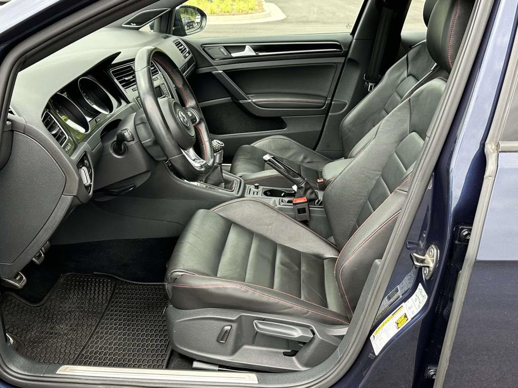 Used 2016 Volkswagen GTI SE FWD image 4