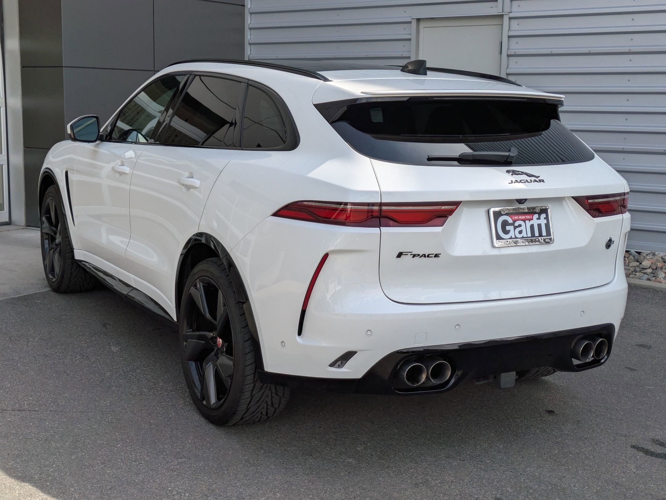 Used 2023 Jaguar F-PACE SVR image 10
