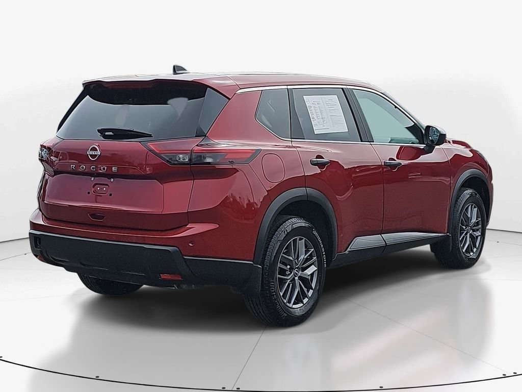 Used 2025 Nissan Rogue S image 5