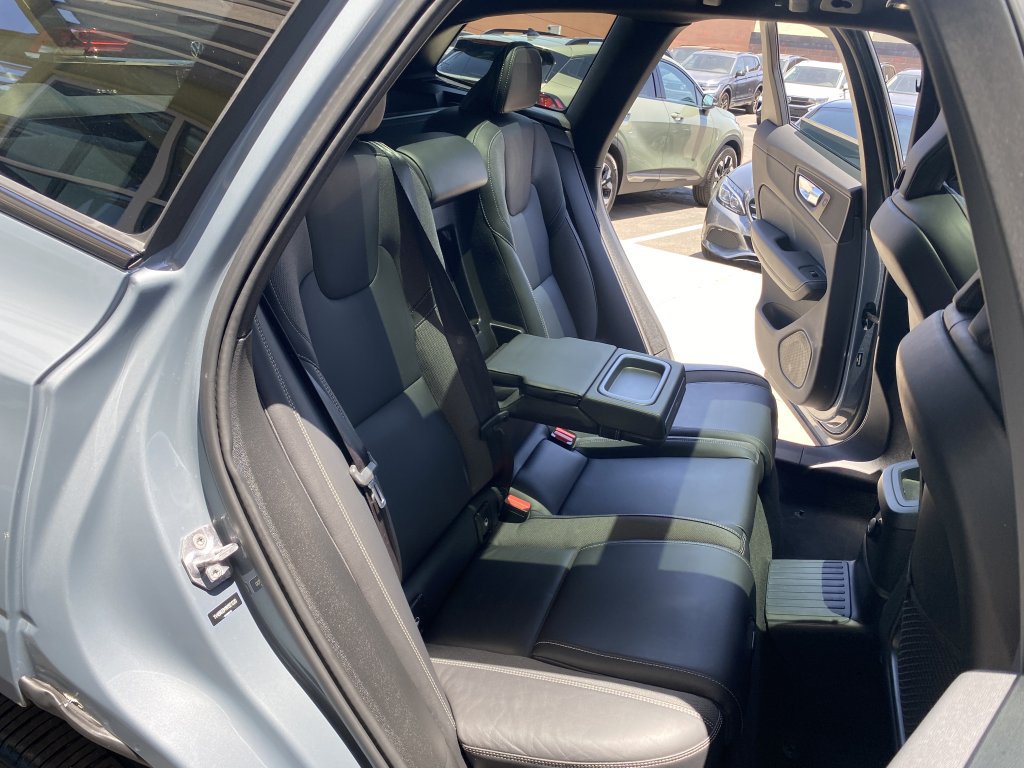 Used 2022 Volvo XC60 T8 R-Design w/ Advanced Package AWD/4WD image 18