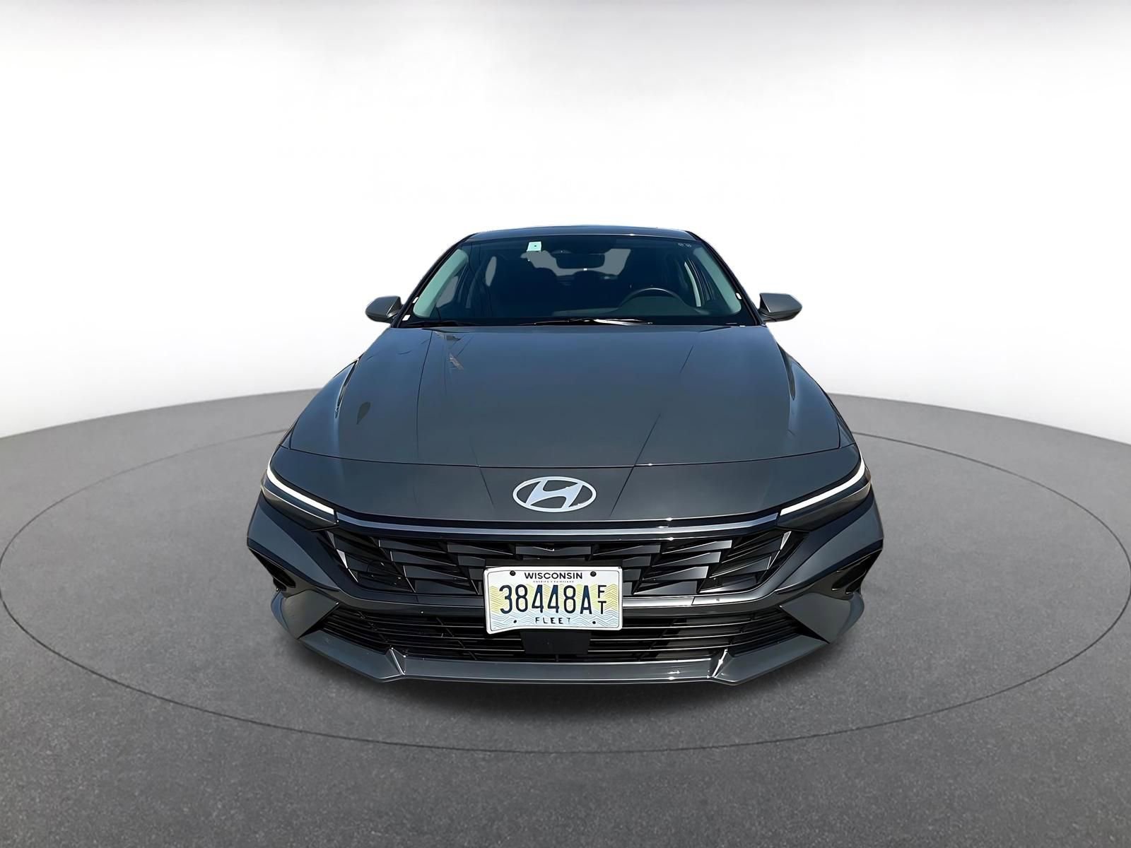 Used 2025 Hyundai Elantra SEL image 2