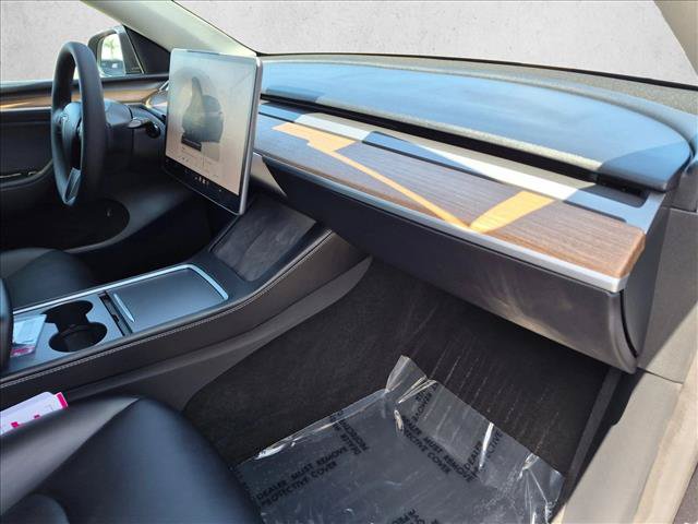 Used 2024 Tesla Model Y Long Range AWD/4WD image 22