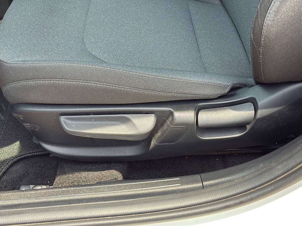 Used 2025 Kia K4 FWD image 14