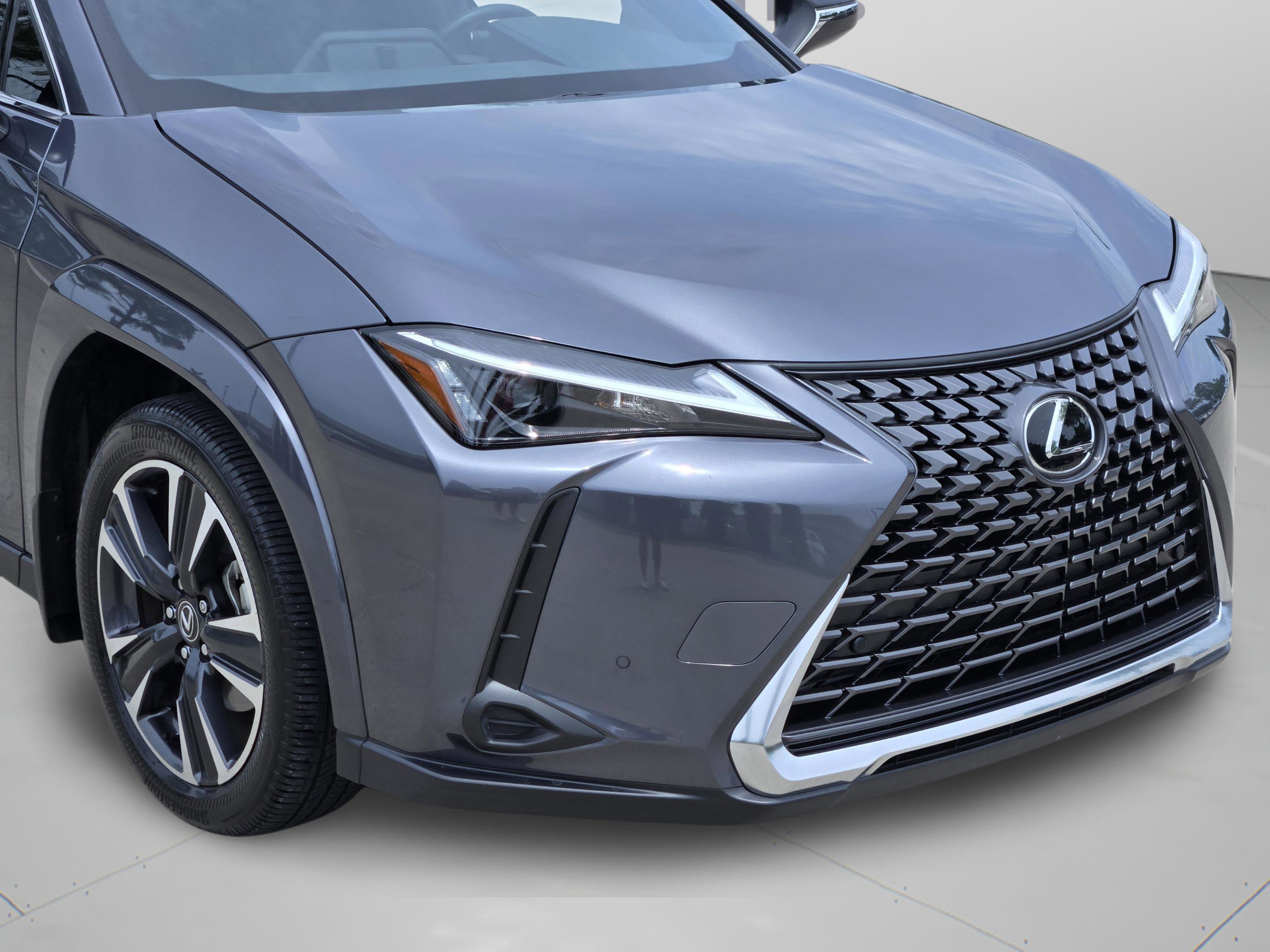 Used 2025 Lexus UX 300h FWD w/ Accessory Package (Z1) image 34