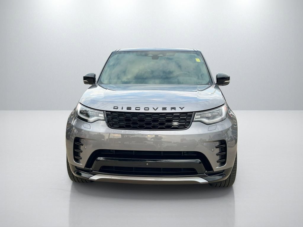Used 2024 Land Rover Discovery Dynamic SE image 2