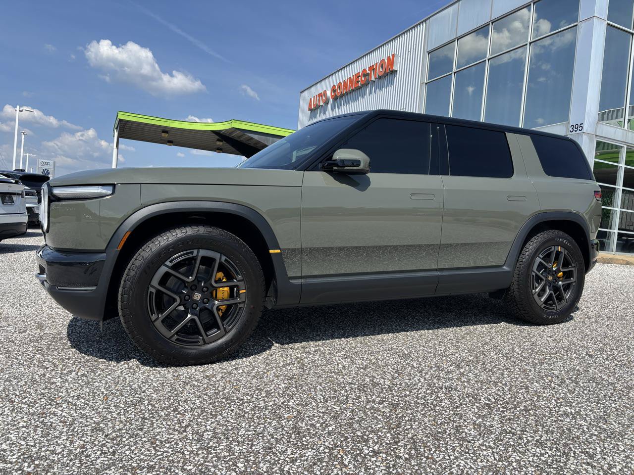Used 2027 Rivian R2 Performance Dual AWD/4WD image 2