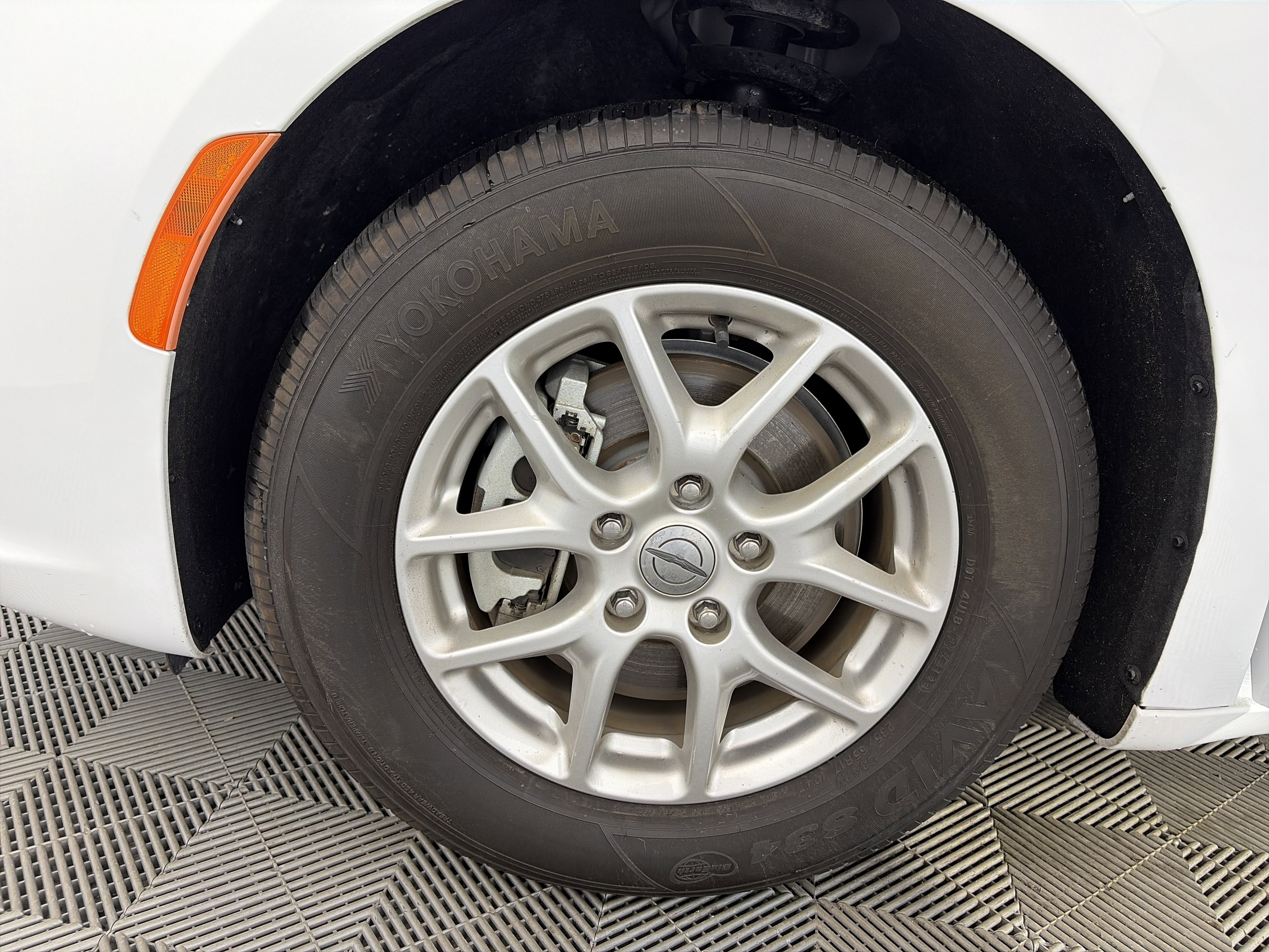 Used 2024 Chrysler Pacifica Touring-L image 14