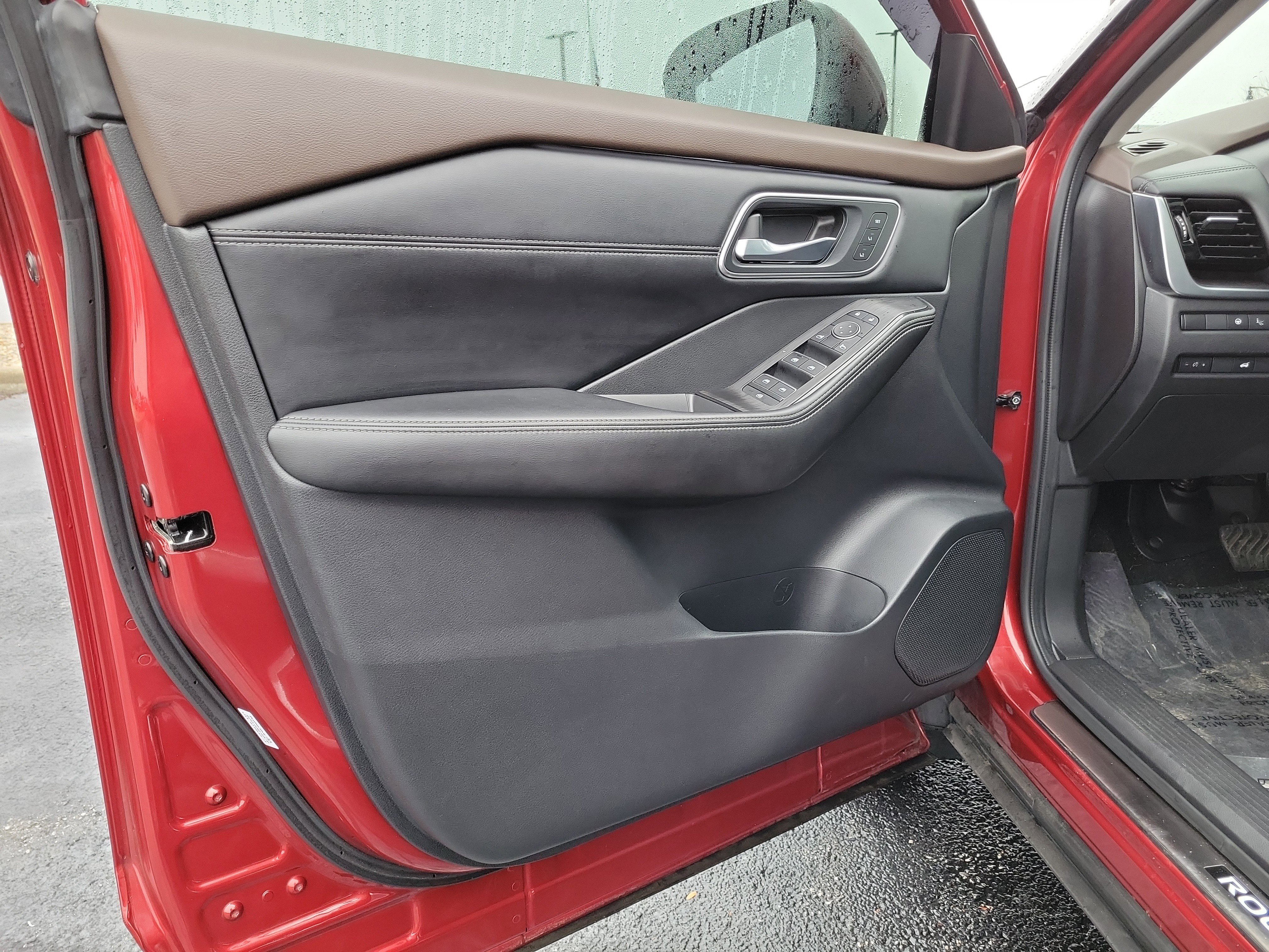 Used 2023 Nissan Rogue Platinum w/ Platinum Premium Package image 15