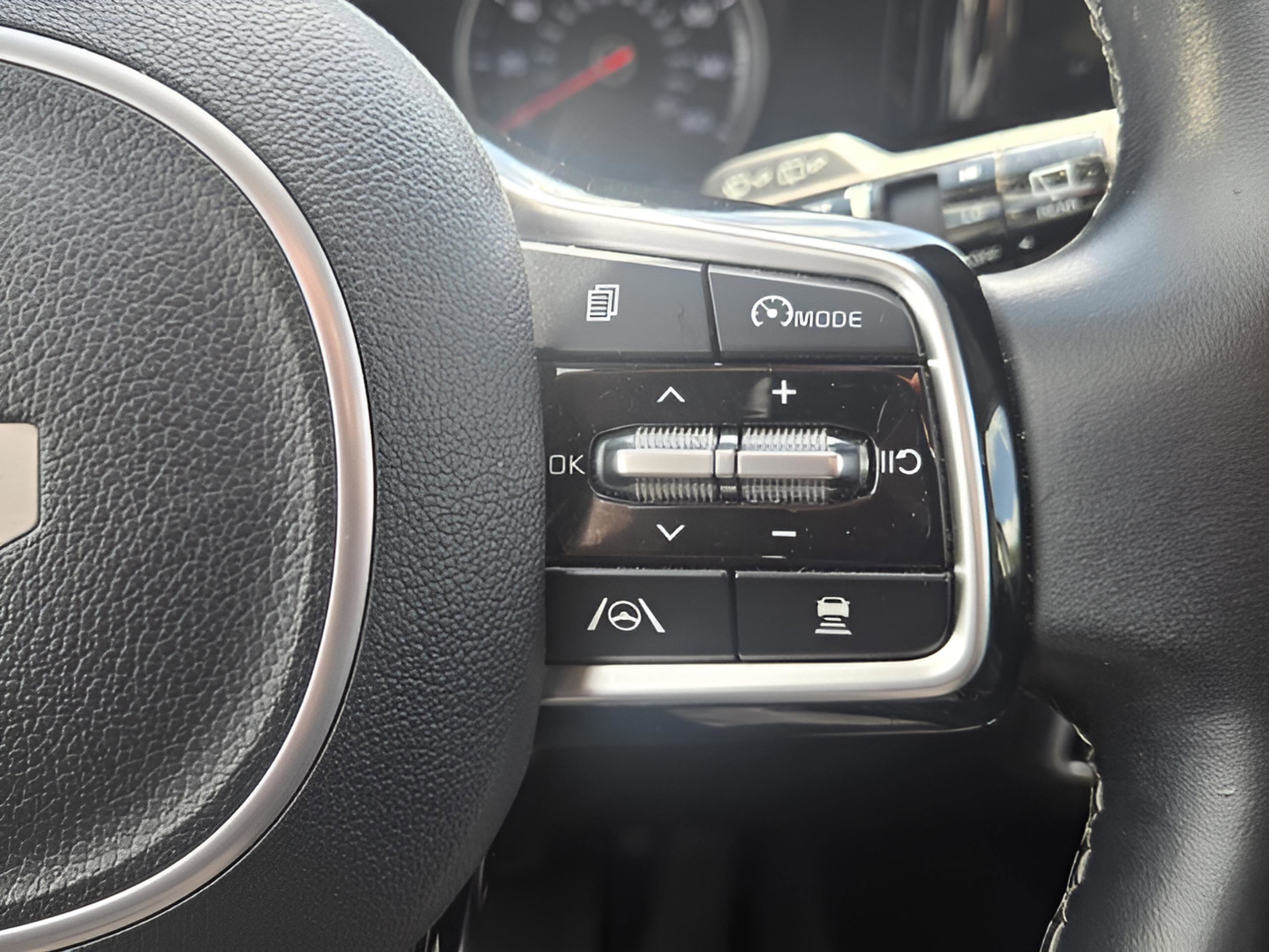 Used 2022 Kia Sorento SX AWD/4WD image 25