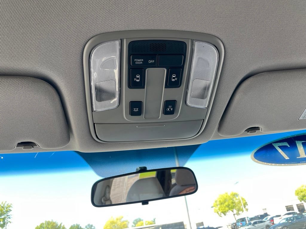 Used 2017 Kia Sedona LX FWD image 16