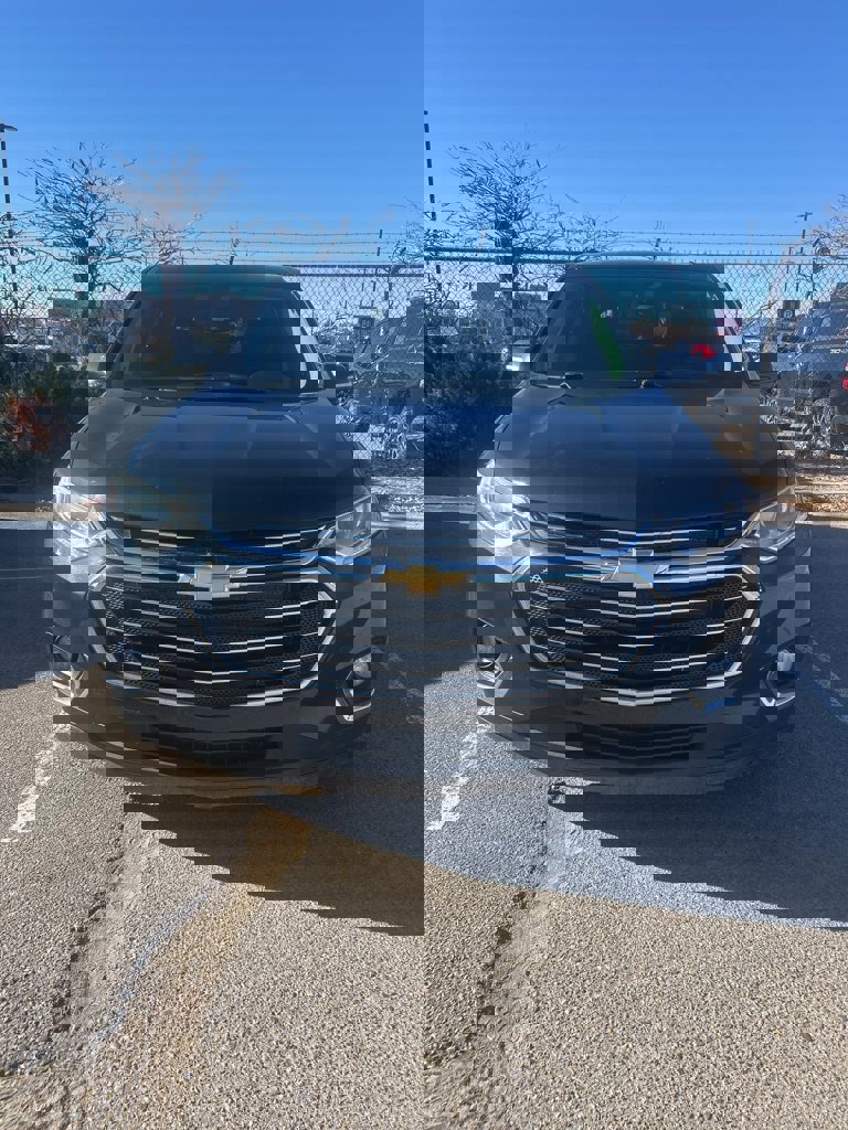 Used 2020 Chevrolet Traverse LT w/ Driver Confidence II Package image 2