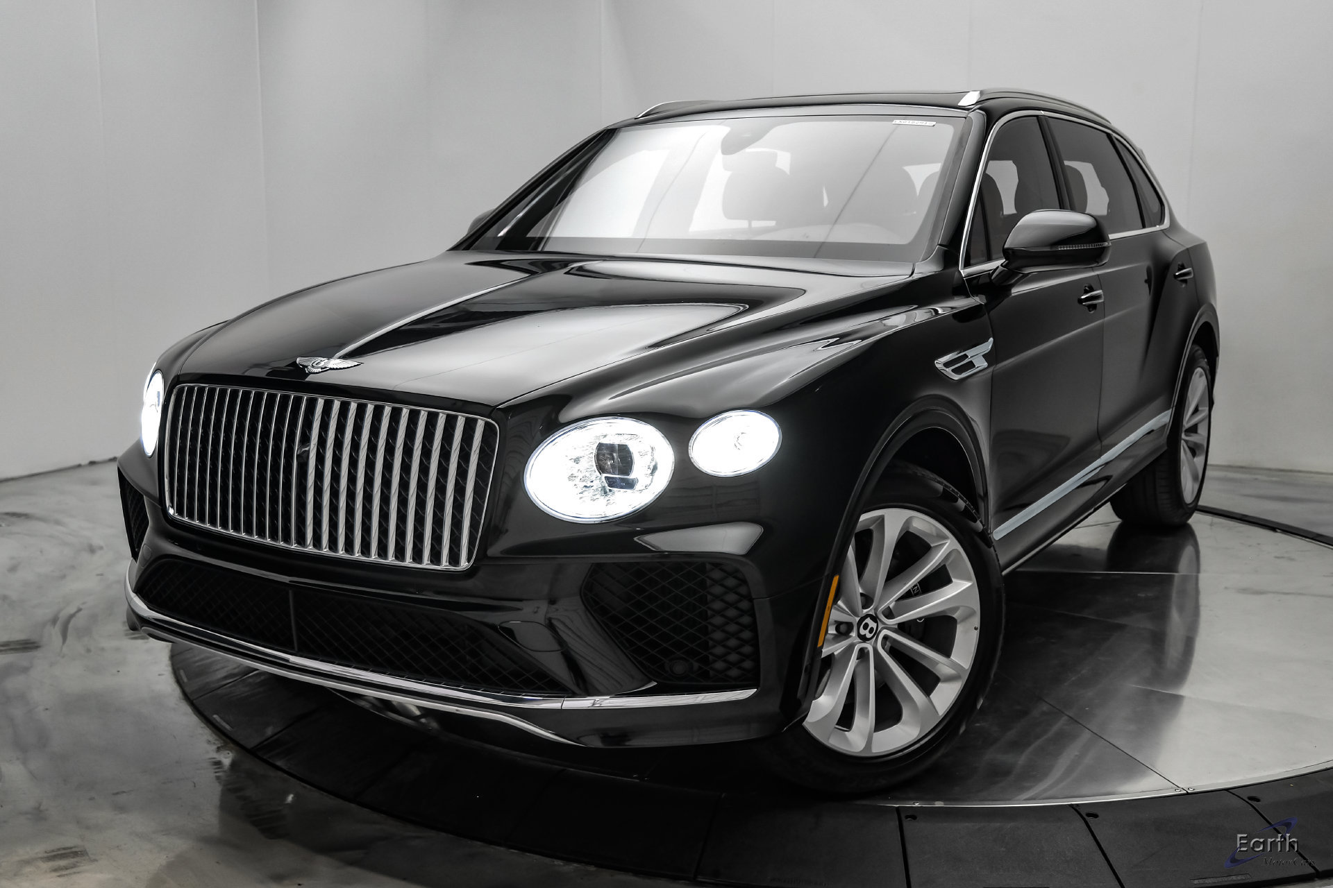 Used 2023 Bentley Bentayga Extended Wheelbase AWD/4WD image 4
