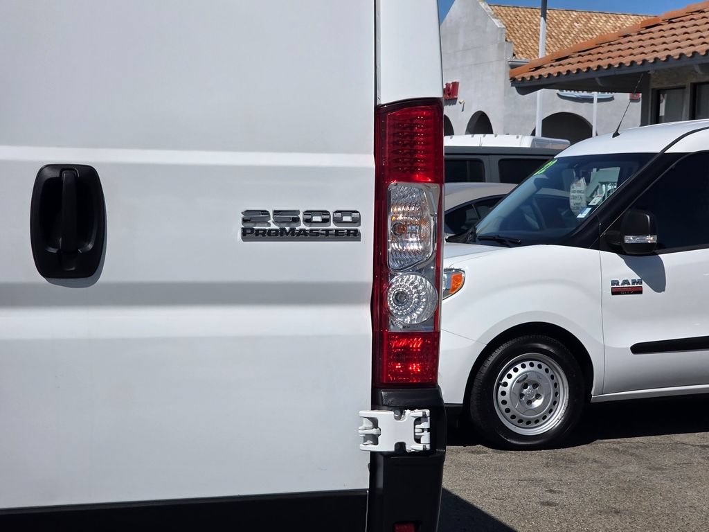 Used 2025 RAM ProMaster 2500 w/ Convenience Group FWD image 8