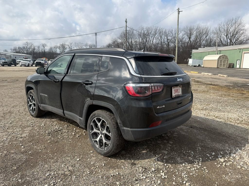 Used 2025 Jeep Compass Limited image 5