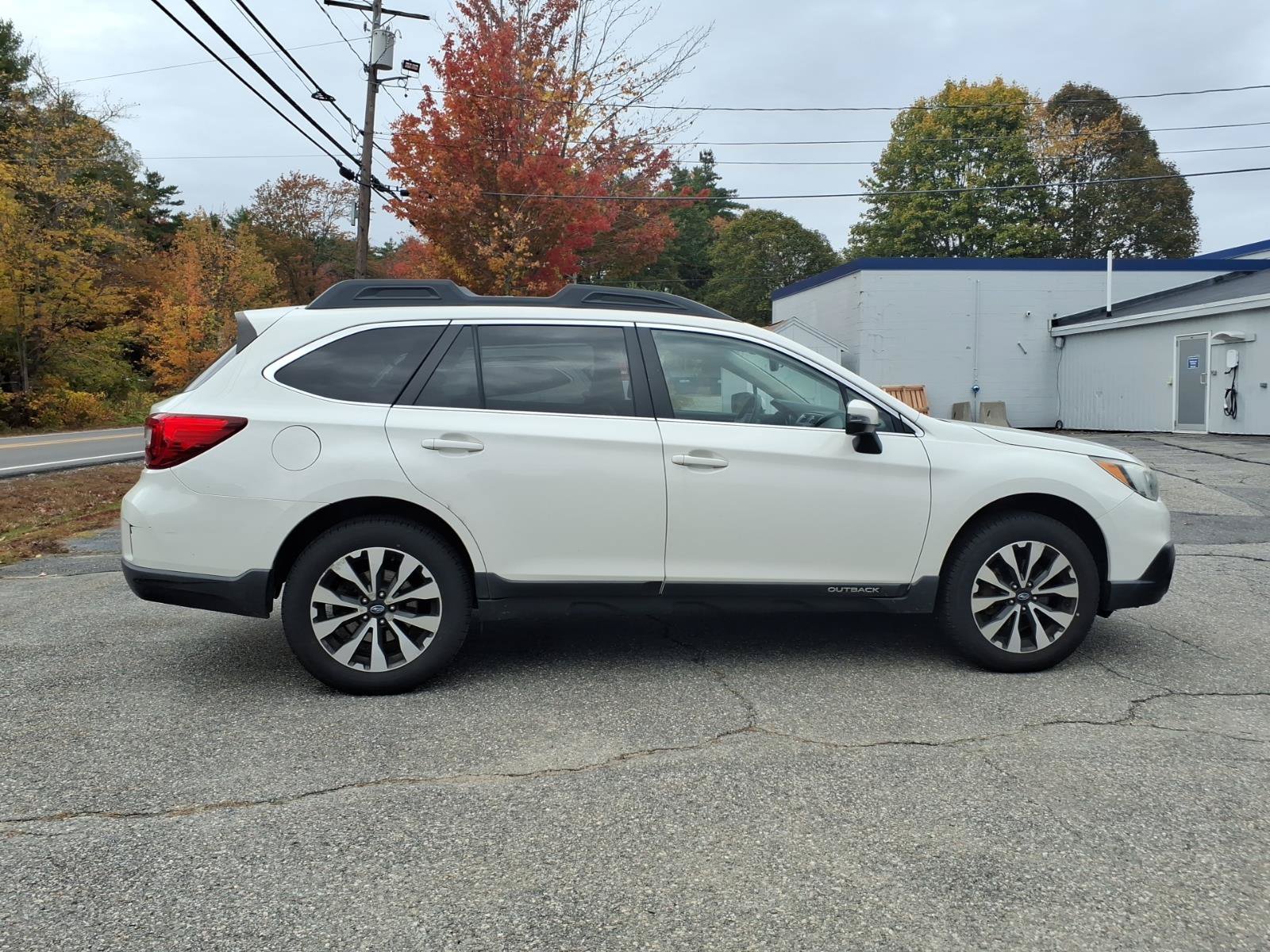 Used 2016 Subaru Outback 3.6R Limited AWD/4WD image 4