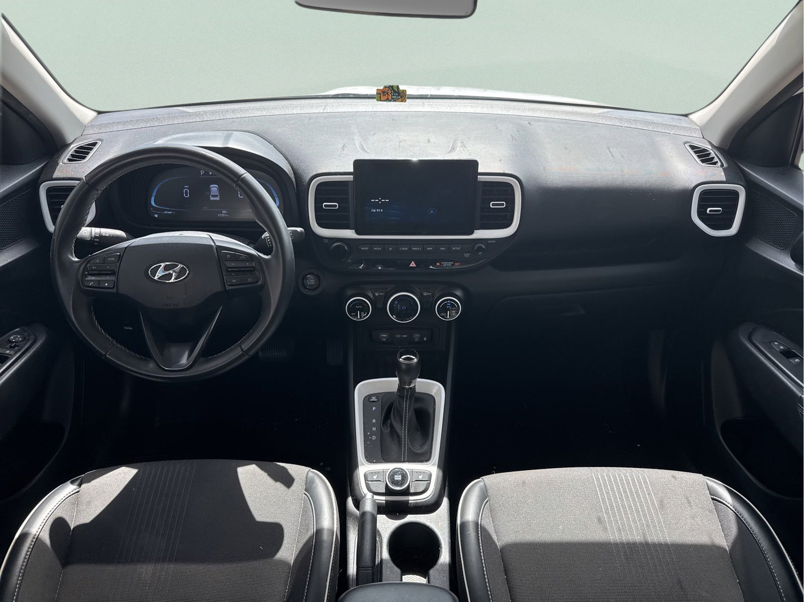 Used 2023 Hyundai Venue Limited FWD image 26