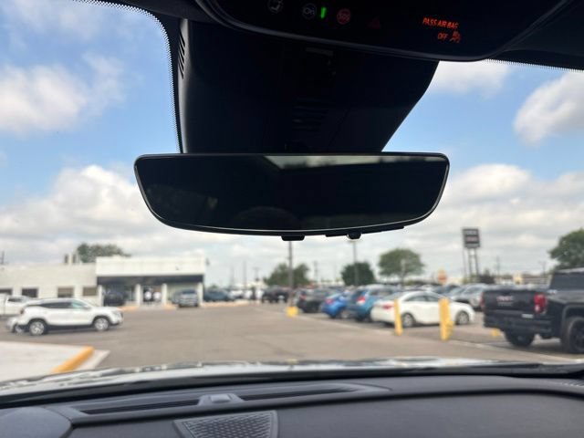 Used 2024 Chevrolet Traverse RS w/ LPO, Floor Liner Package FWD image 29