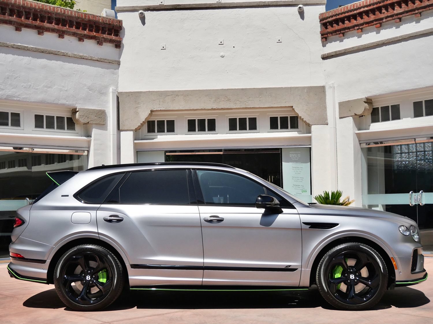 Used 2025 Bentley Bentayga AWD/4WD image 5