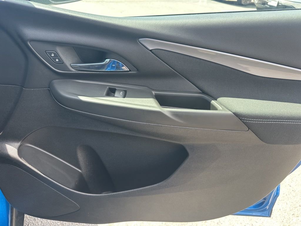 Used 2022 Chevrolet Bolt LT FWD image 32