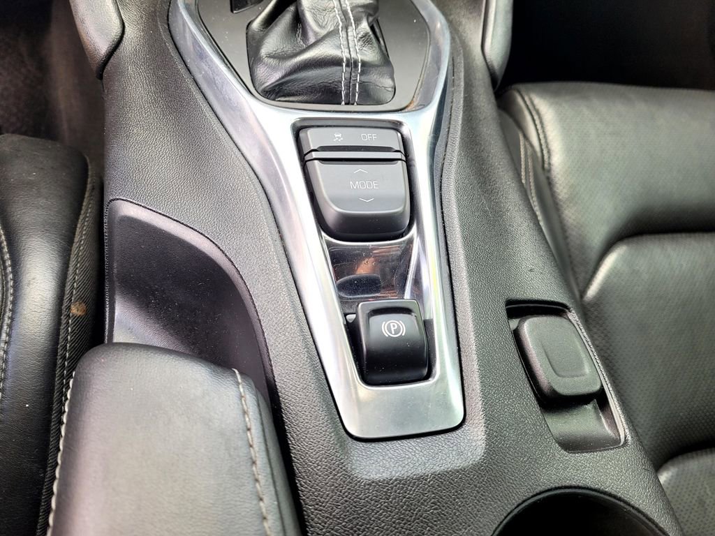 Used 2018 Chevrolet Camaro LT RWD image 17