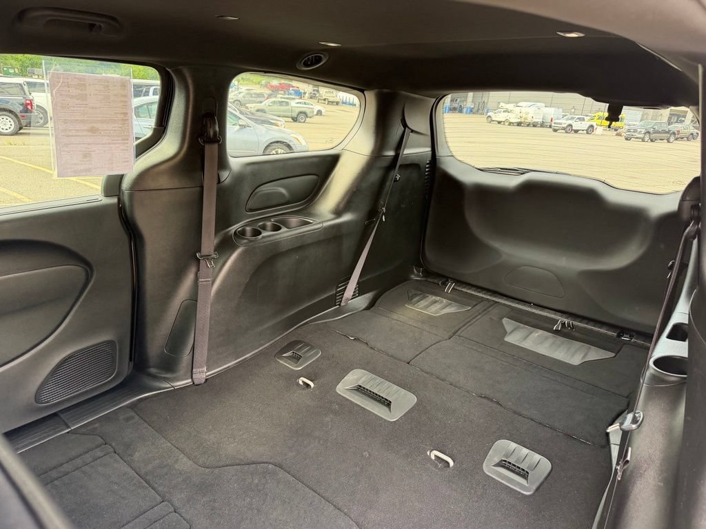 Used 2025 Chrysler Pacifica Select FWD image 10