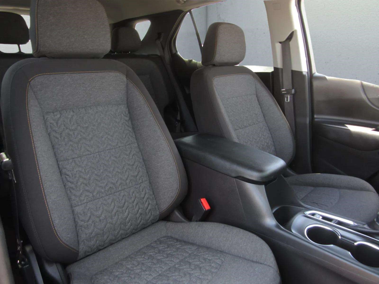 Used 2025 Chevrolet Traverse LT FWD image 10