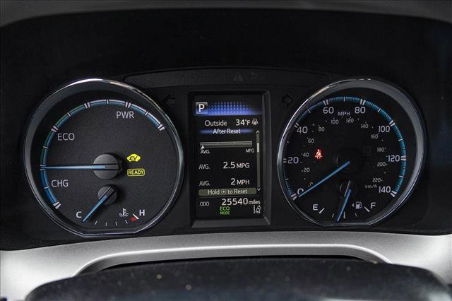 Used 2018 Toyota RAV4 LE image 15