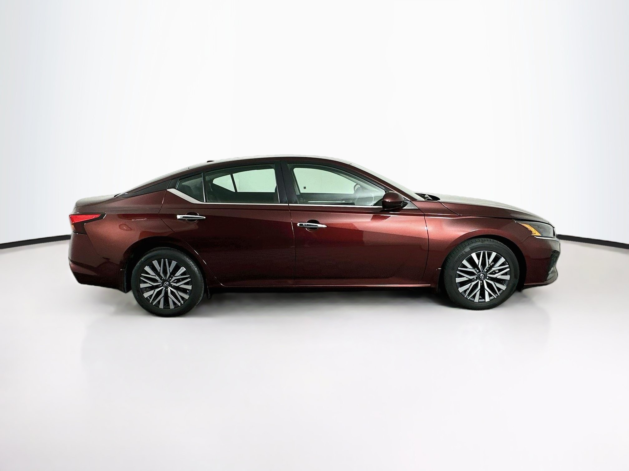 Used 2023 Nissan Altima 2.5 SV FWD image 10