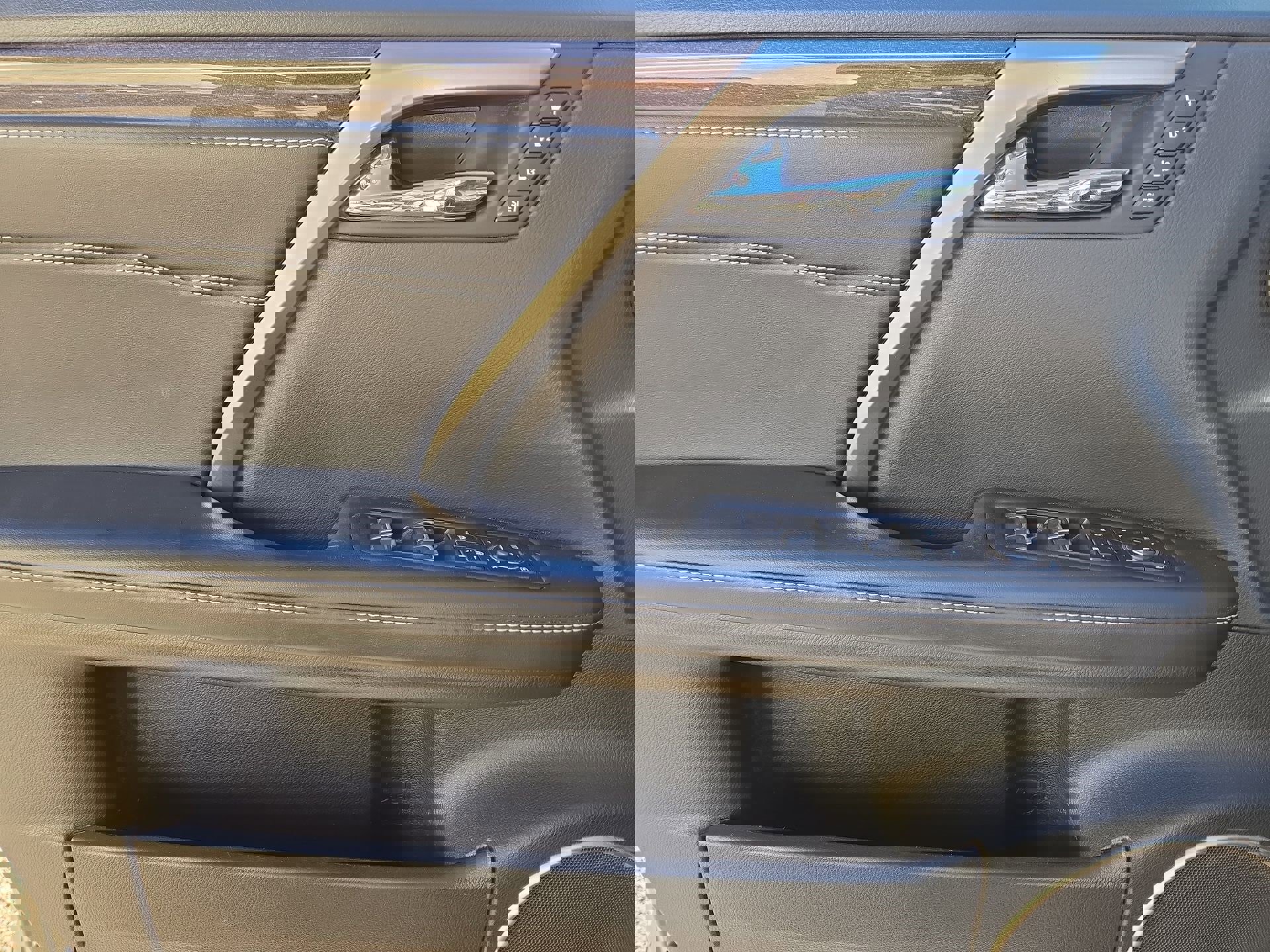 Used 2018 Lexus RX 350L Luxury image 15