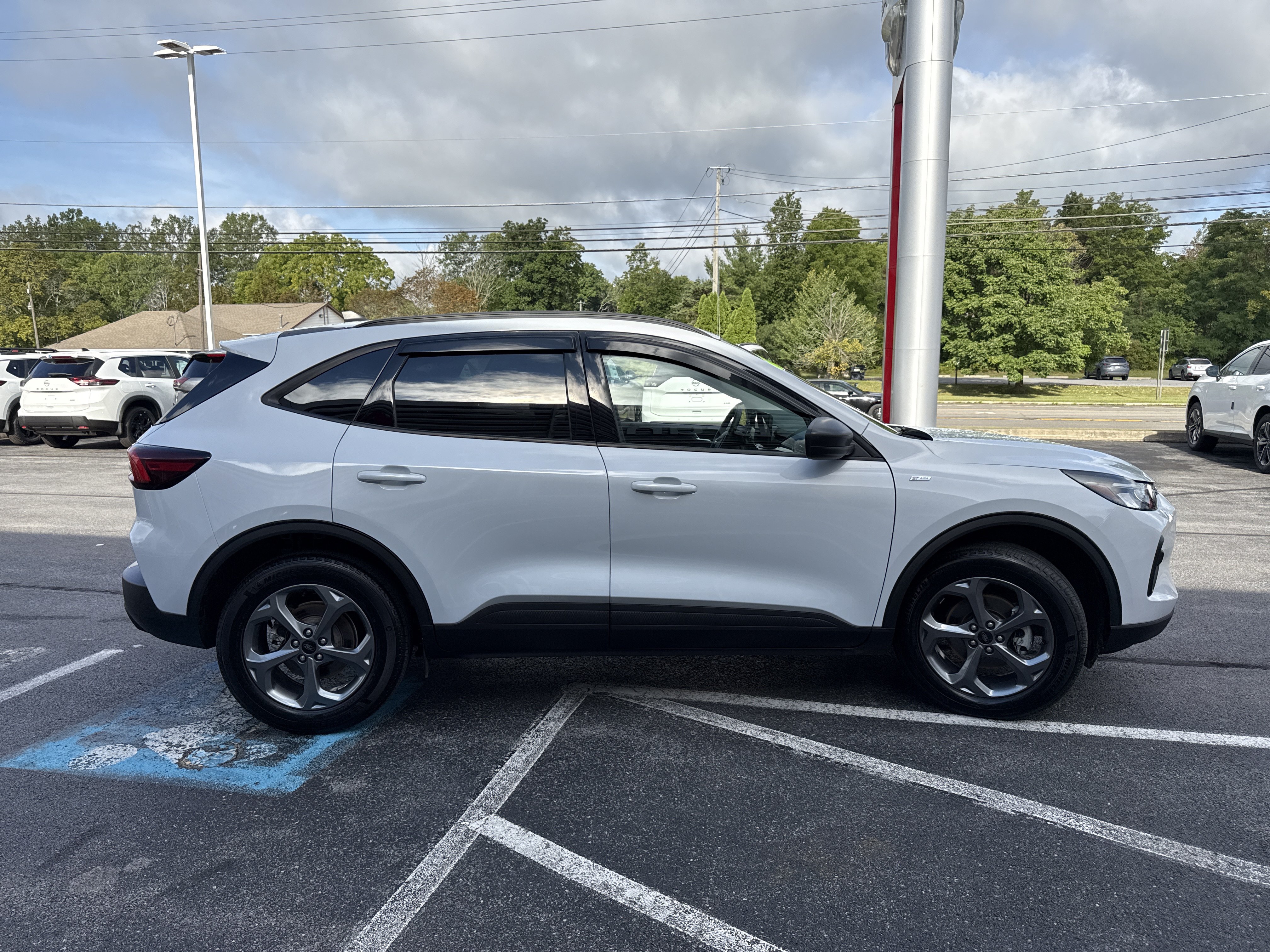 Used 2025 Ford Escape ST-Line w/ Tech Pack #1 AWD/4WD image 13