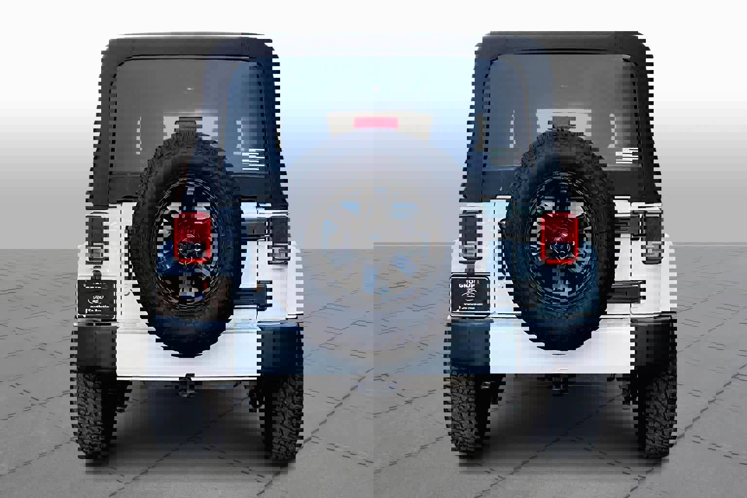 Used 2016 Jeep Wrangler Unlimited Sahara w/ Max Tow Package image 5