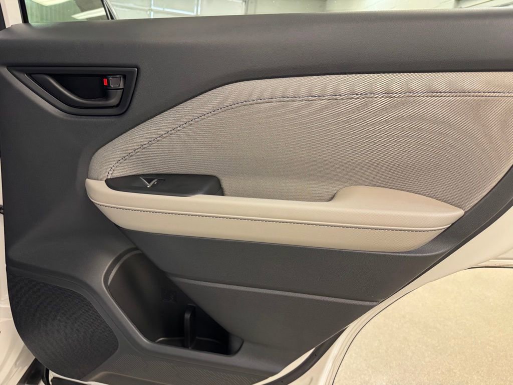 Used 2025 Subaru Forester Premium w/ Convenience Package #1 image 25