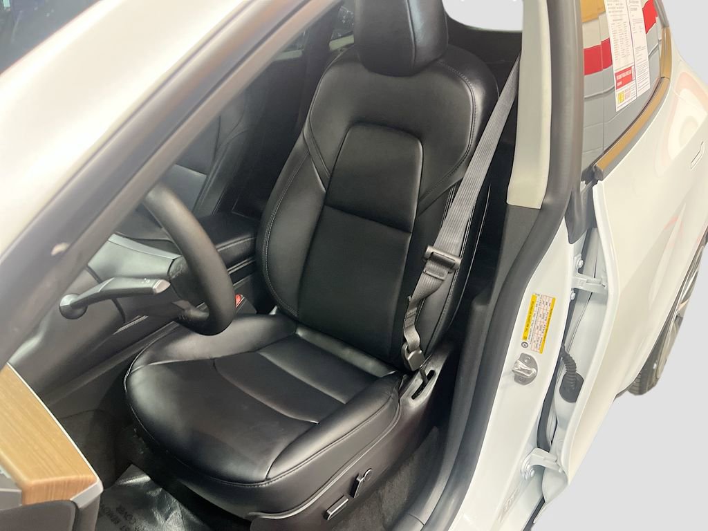 Used 2022 Tesla Model Y Long Range image 17