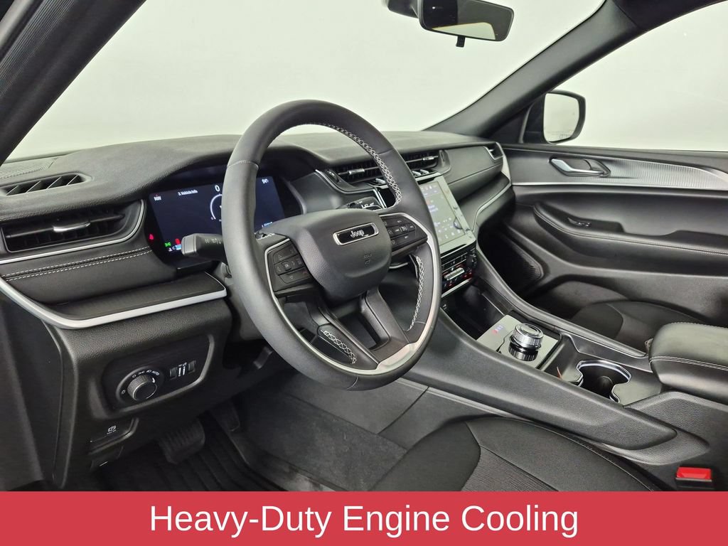 Used 2025 Jeep Grand Cherokee L Laredo w/ Luxury Tech Group I RWD image 18