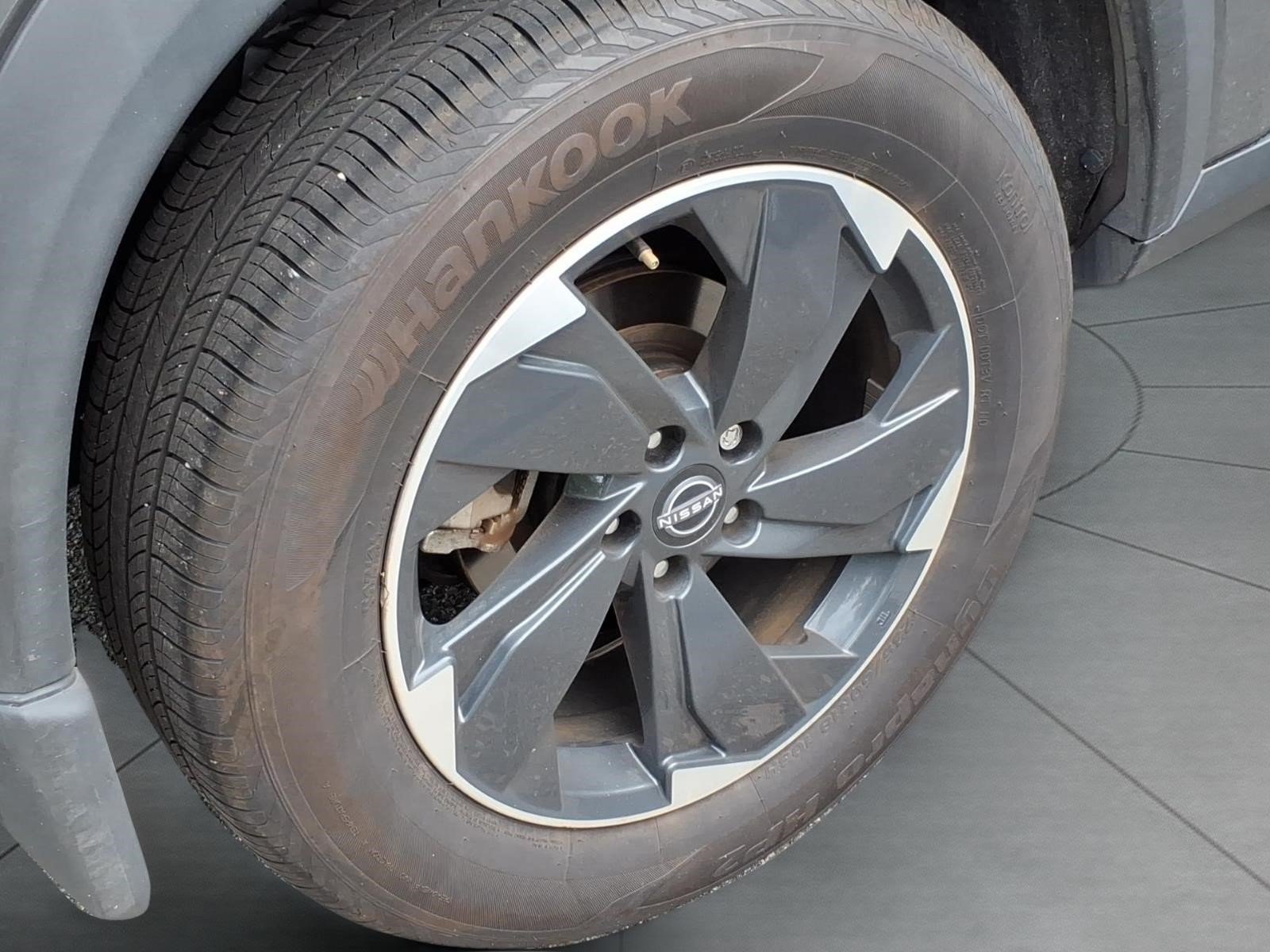 Used 2026 Nissan Rogue SV AWD/4WD image 5