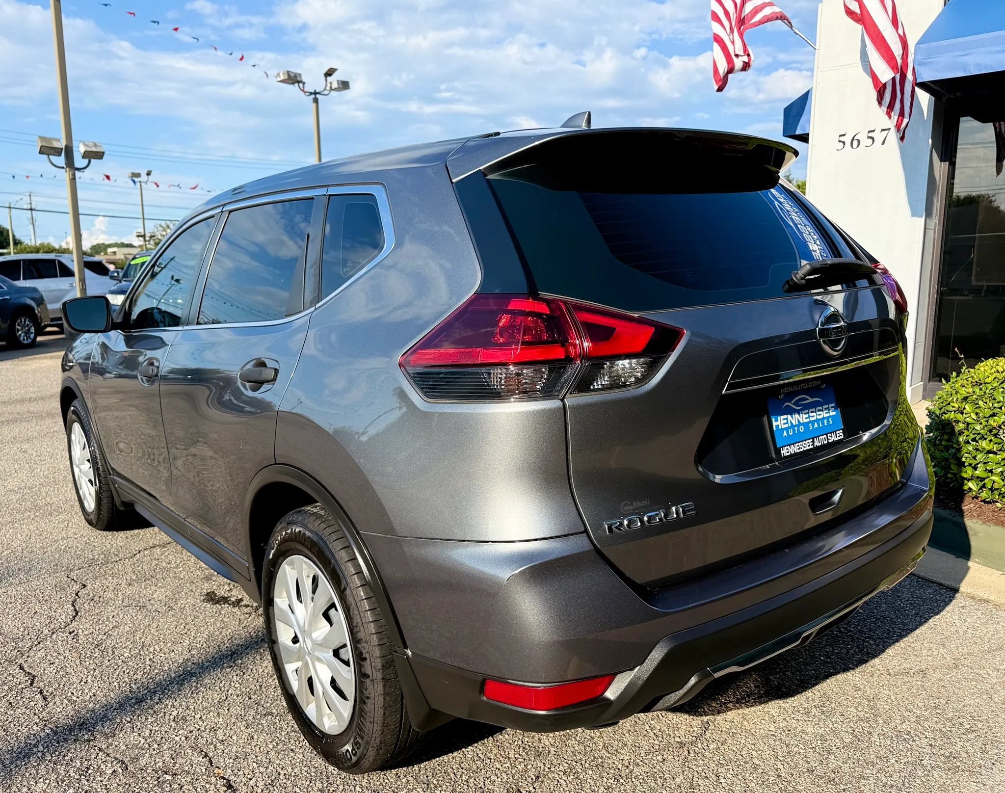 Used 2020 Nissan Rogue S FWD image 13