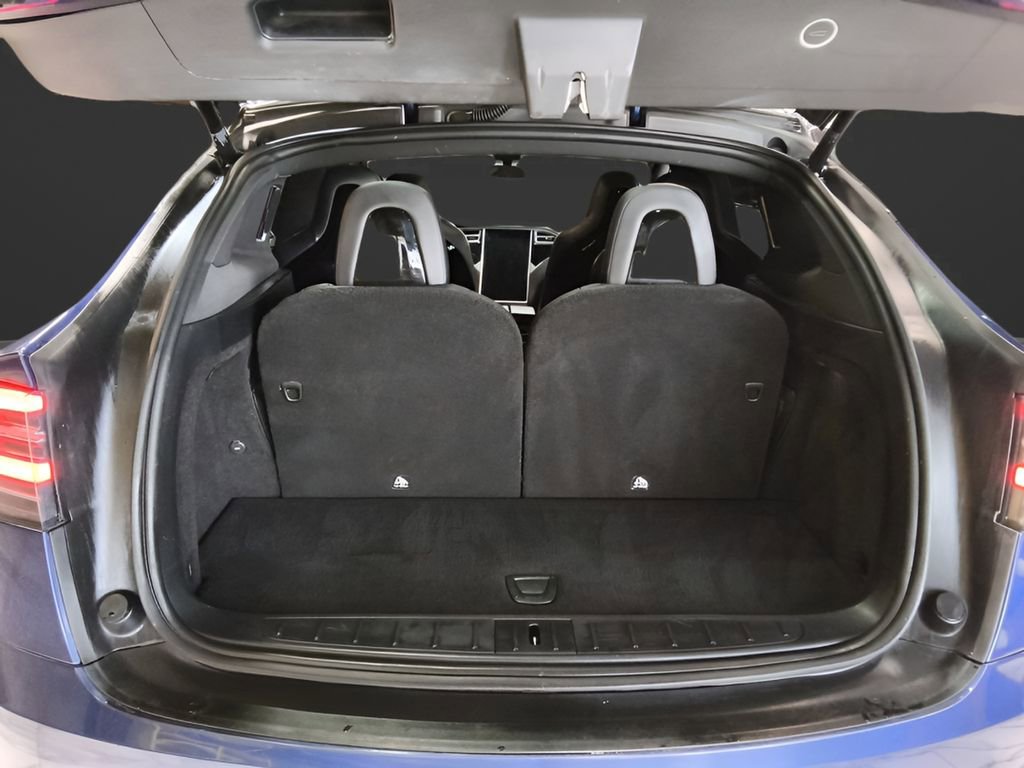 Used 2016 Tesla Model X 75D image 6