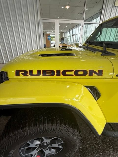 Used 2022 Jeep Wrangler Unlimited Rubicon w/ Cold Weather Group AWD/4WD image 6