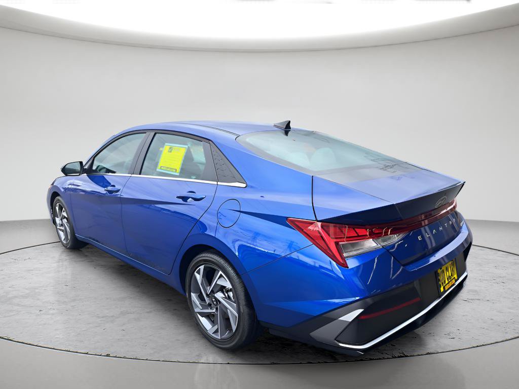 Used 2026 Hyundai Elantra Limited FWD image 3