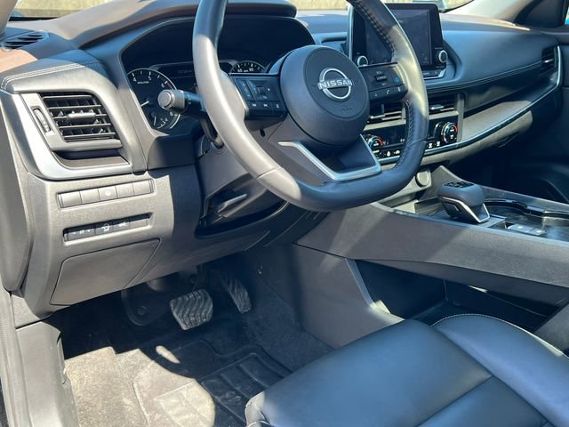 Used 2023 Nissan Rogue SV w/ SV Premium B Package AWD/4WD image 16