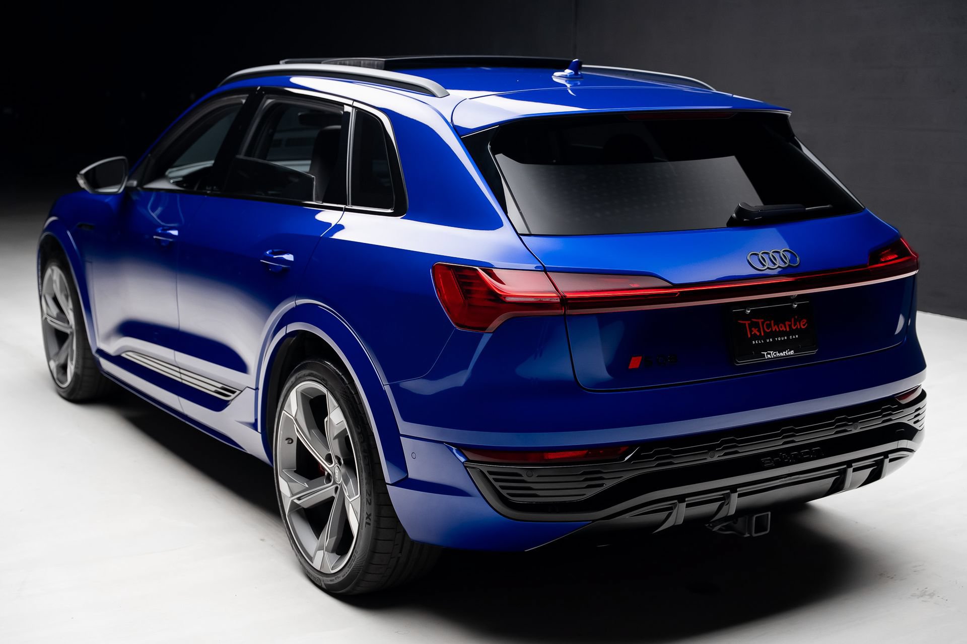 Used 2024 Audi SQ8 e-tron Premium Plus AWD/4WD image 25