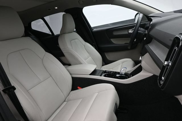 Used 2025 Volvo XC40 B5 Ultra w/ Climate Package AWD/4WD image 34