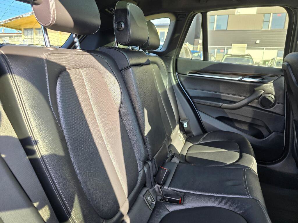 Used 2018 BMW X1 xDrive28i AWD/4WD image 14