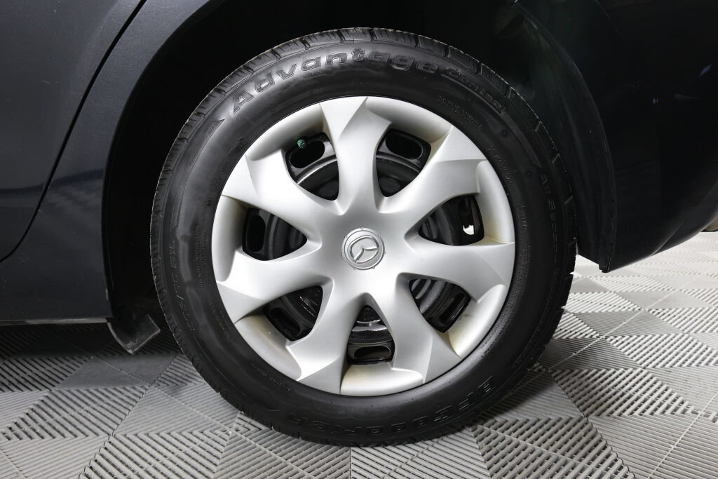 Used 2014 MAZDA MAZDA3 i Sport FWD image 8