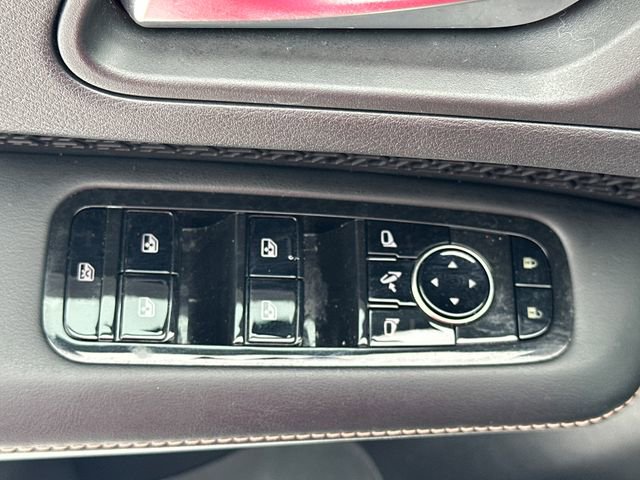 Used 2024 Nissan Ariya AWD image 12