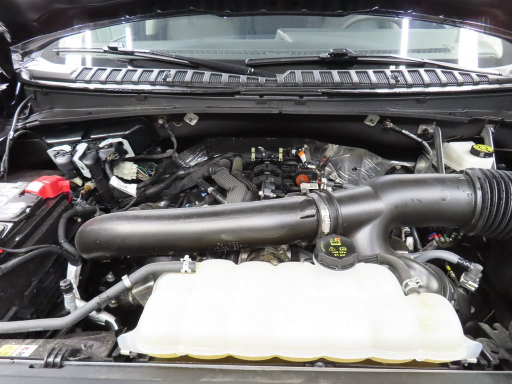 Used 2025 Ford Expedition Active AWD/4WD image 32