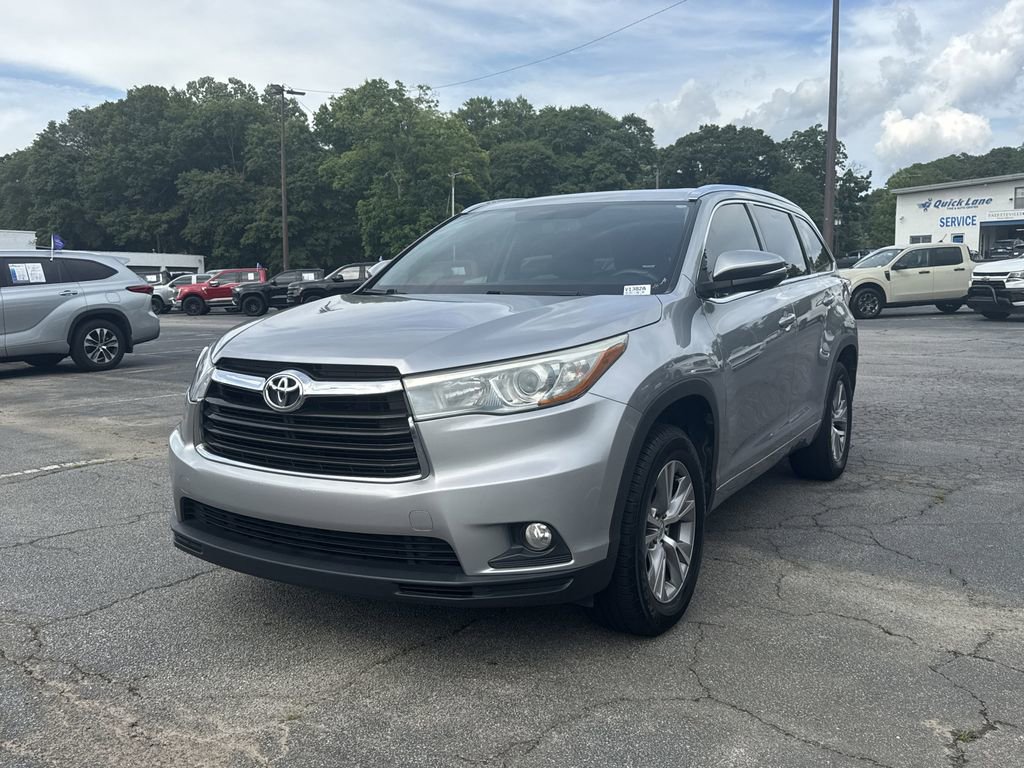 Used 2015 Toyota Highlander XLE FWD image 3