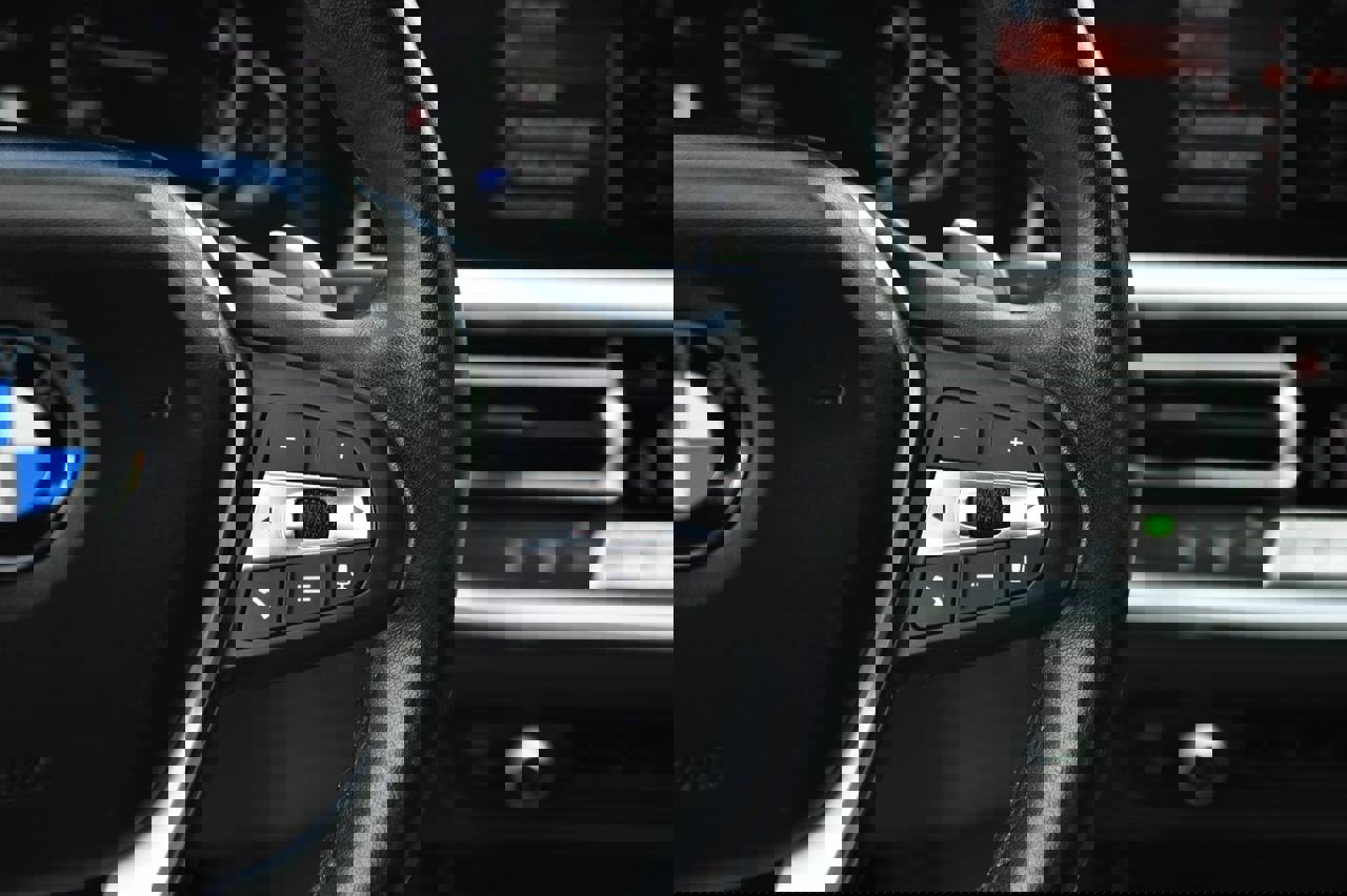 Used 2021 BMW 330i Sedan w/ Convenience Package image 21