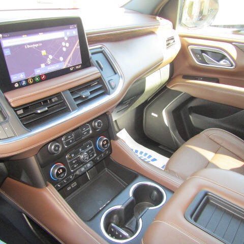 Used 2021 Chevrolet Tahoe High Country w/ Premium Package AWD/4WD image 19